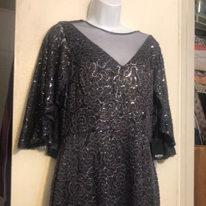 (NWT) 🎈1 hour sale🎈Cape Sleeve Stretch Lace Mermaid Gown